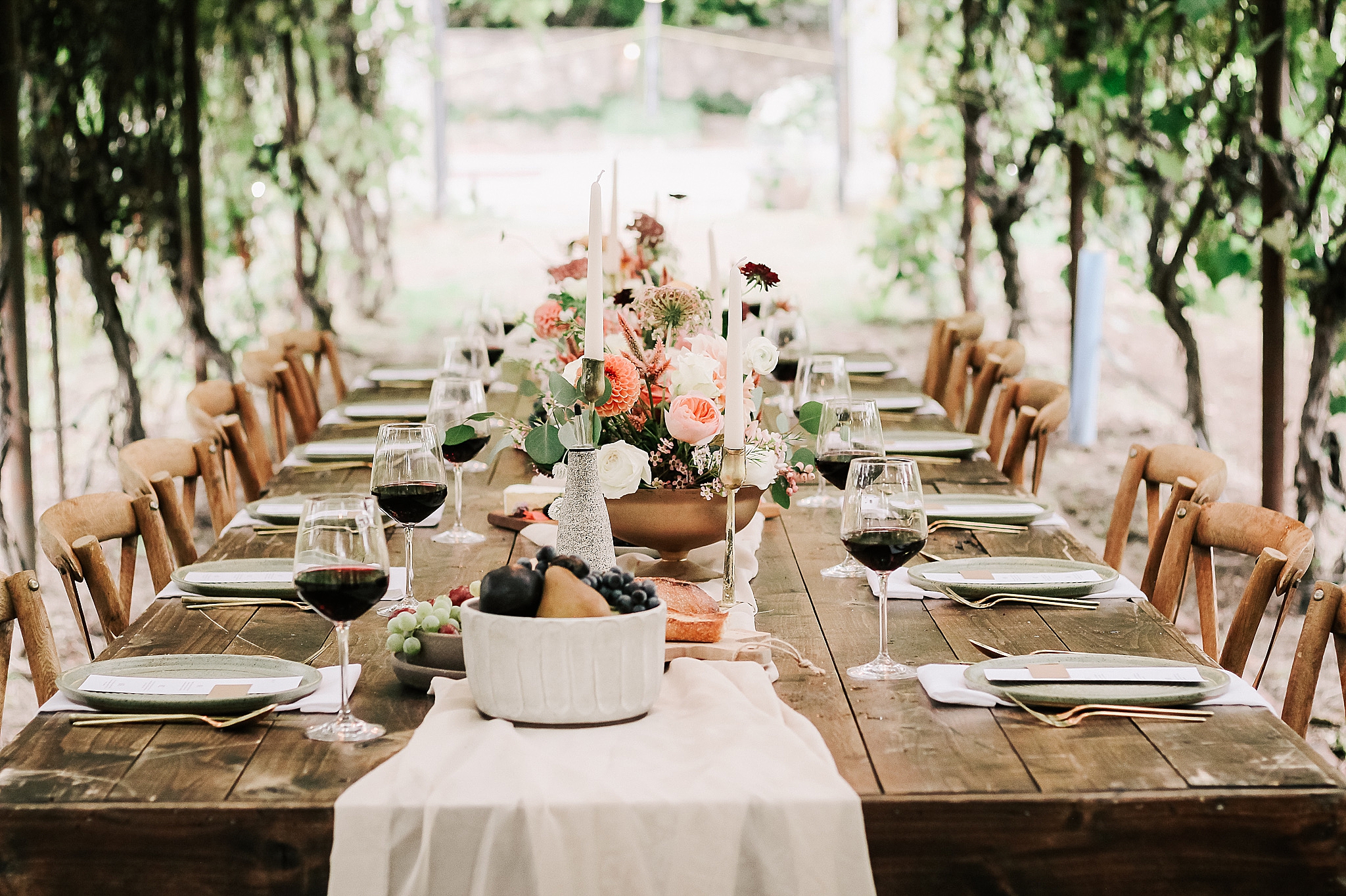 table setting for a snake river ranch wedding by adrian wayment photo